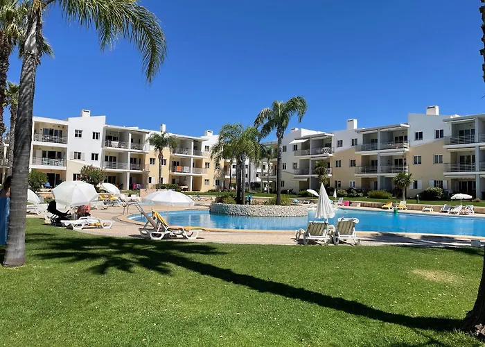 Vila Praia 7 - Beach & Pool Apartment