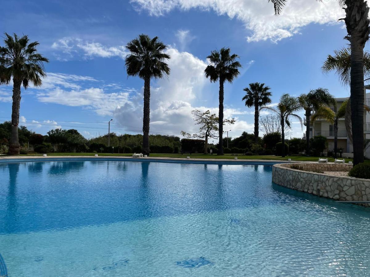 7 - & Pool Alvor