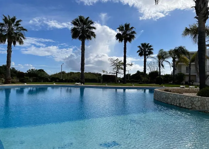 Vila Praia 7 - Beach & Pool Apartment